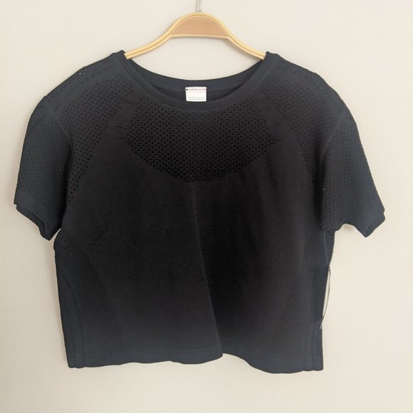 Lole Cropped T-Shirt NWT - Picture 2 of 10